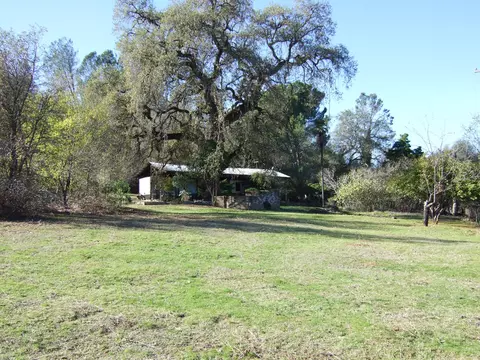 20105 Sunrise Dr, Redding, CA 96003 photo 1