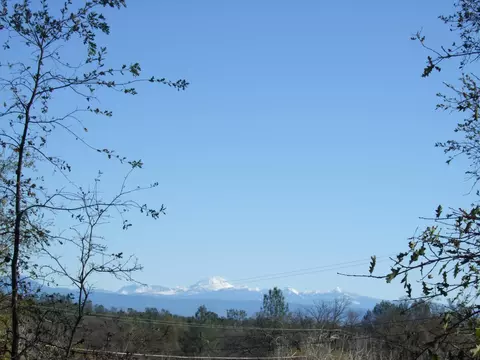 20105 Sunrise Dr, Redding, CA 96003 photo 2
