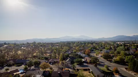 349 Woodhill Dr, Redding, CA 96003 photo 24
