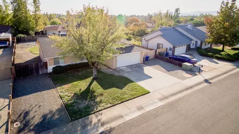 349 Woodhill Dr, Redding, CA 96003 photo 2