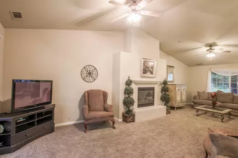 191 Ironwood Ln, Redding, CA 96003 photo 5