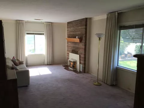 1623 Jay St, Redding, CA 96001 photo 2