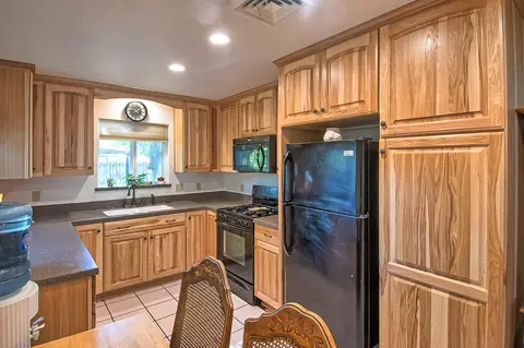 2077 Neptune, Redding, CA 96002 photo 7