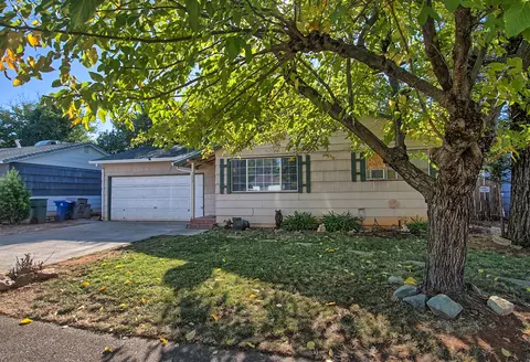 2077 Neptune, Redding, CA 96002 photo 2