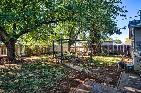 2077 Neptune, Redding, CA 96002 photo 23