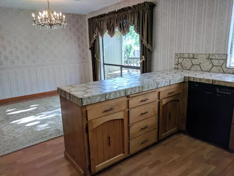 3025 Forest Hills Dr, Redding, CA 96002 photo 8