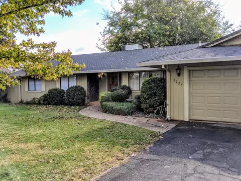 3025 Forest Hills Dr, Redding, CA 96002 photo 1
