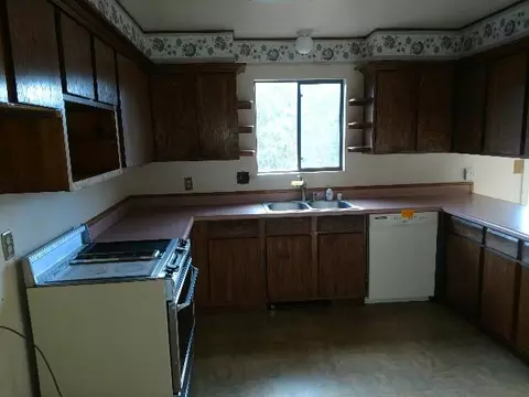5111 Hill Dr, Weed, CA 96094 photo 4