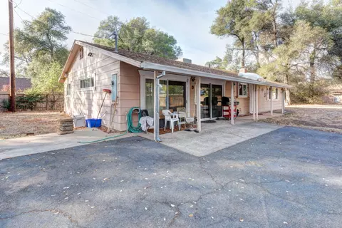 1169 Harpole Rd, Redding, CA 96002 photo 2