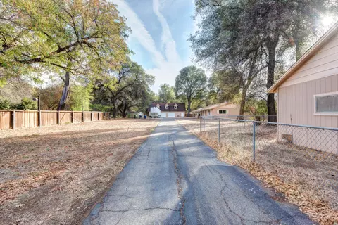 1169 Harpole Rd, Redding, CA 96002 photo 4