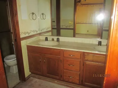 1851 Tiburon Dr, Redding, CA 96003 photo 8