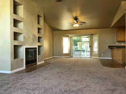456 Dominica Ct, Redding, CA 96003 photo 2