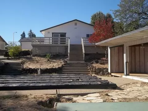 216 Woodcliff Dr, Redding, CA 96003 photo 27