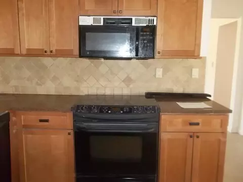 216 Woodcliff Dr, Redding, CA 96003 photo 8