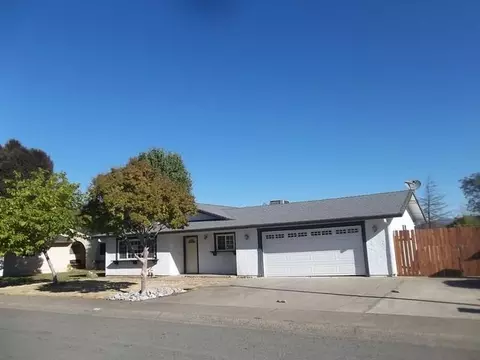 216 Woodcliff Dr, Redding, CA 96003 photo 3