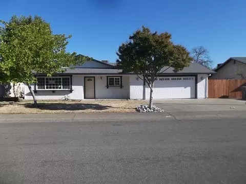 216 Woodcliff Dr, Redding, CA 96003 photo 2