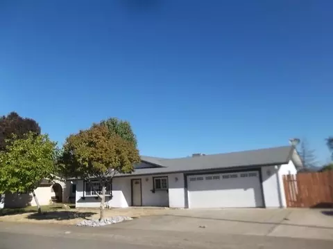 216 Woodcliff Dr, Redding, CA 96003 photo 4