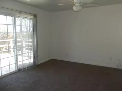 216 Woodcliff Dr, Redding, CA 96003 photo 12