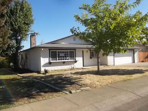 216 Woodcliff Dr, Redding, CA 96003 photo 6