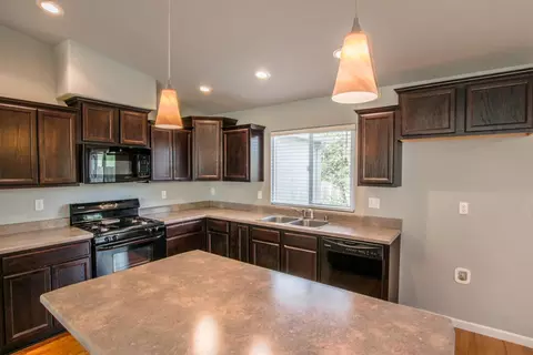 3256 Bridgewater Ct, Redding, CA 96003 photo 5