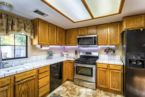 3659 Cherrywood Dr, Redding, CA 96002 photo 9