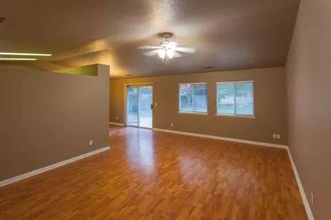 2551 Corona St, Redding, CA 96002 photo 2