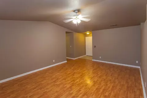 2551 Corona St, Redding, CA 96002 photo 6