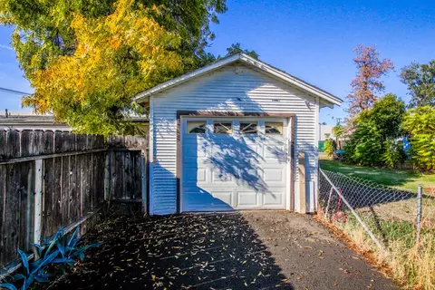 2824 Lanning Ave, Redding, CA 96001 photo 2
