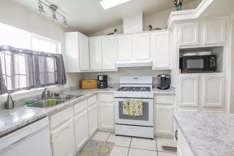 490 Yolla Bolly Trl, Redding, CA 96003 photo 10