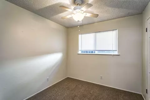 2445 Corona St, Redding, CA 96002 photo 13