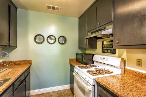 2445 Corona St, Redding, CA 96002 photo 5