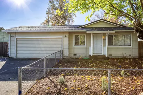 2445 Corona St, Redding, CA 96002 photo 1