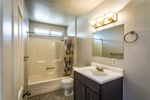2445 Corona St, Redding, CA 96002 photo 11