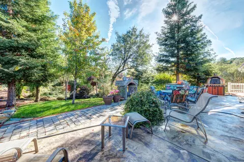 8833 Olney Park Dr, Redding, CA 96001 photo 23