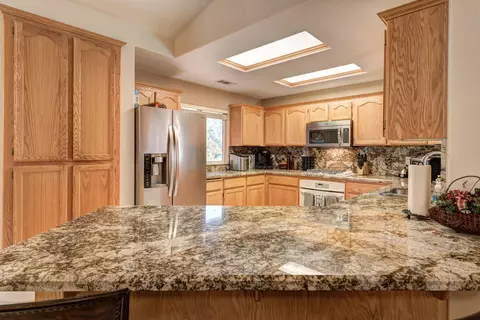 8833 Olney Park Dr, Redding, CA 96001 photo 9