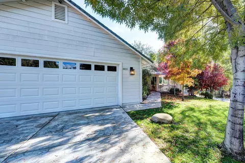 8833 Olney Park Dr, Redding, CA 96001 photo 3