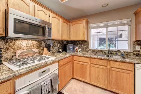 8833 Olney Park Dr, Redding, CA 96001 photo 11