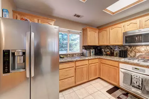 8833 Olney Park Dr, Redding, CA 96001 photo 12