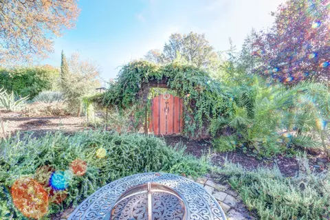 8833 Olney Park Dr, Redding, CA 96001 photo 27