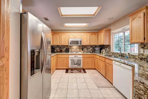 8833 Olney Park Dr, Redding, CA 96001 photo 10