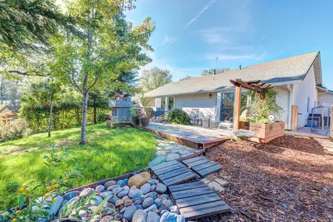 8833 Olney Park Dr, Redding, CA 96001 photo 24