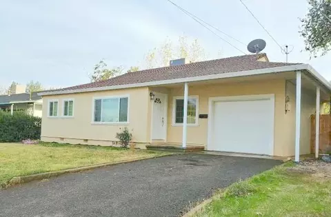 1112 5th St, Redding, CA 96002 photo 2