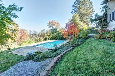 680 Royal Oaks Dr, Redding, CA 96001 photo 27