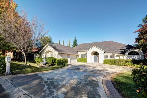 680 Royal Oaks Dr, Redding, CA 96001 photo 1