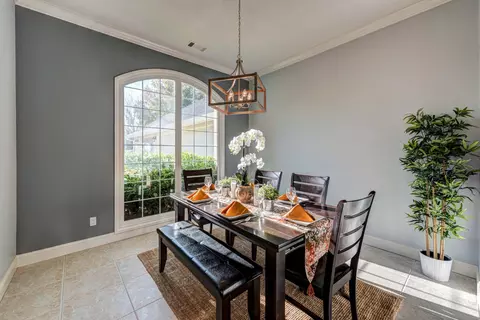 680 Royal Oaks Dr, Redding, CA 96001 photo 6