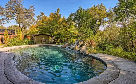 561 Royal Oaks Dr, Redding, CA 96001 photo 3