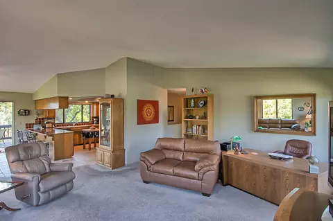 561 Royal Oaks Dr, Redding, CA 96001 photo 9