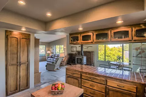 561 Royal Oaks Dr, Redding, CA 96001 photo 15