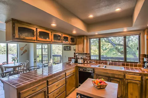 561 Royal Oaks Dr, Redding, CA 96001 photo 14