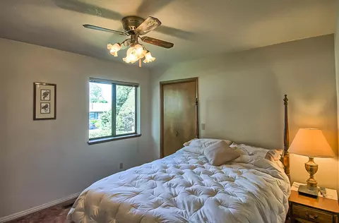 561 Royal Oaks Dr, Redding, CA 96001 photo 22
